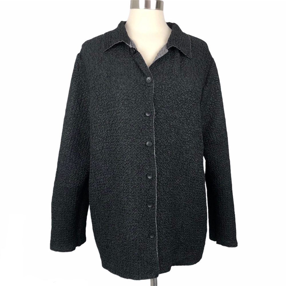 Choices Reversible Black and Gray Crinkle Top